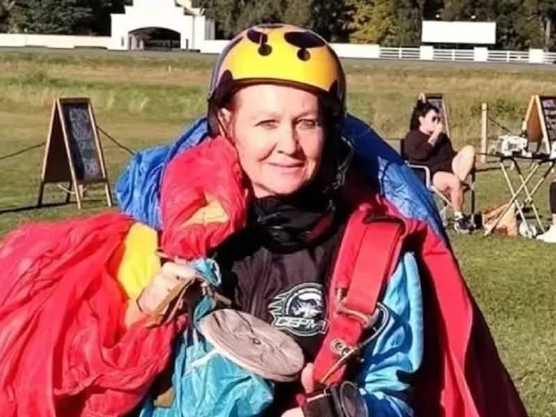 Skydiver plunges to d£ath after parachute fails to open during a jump in Argentina