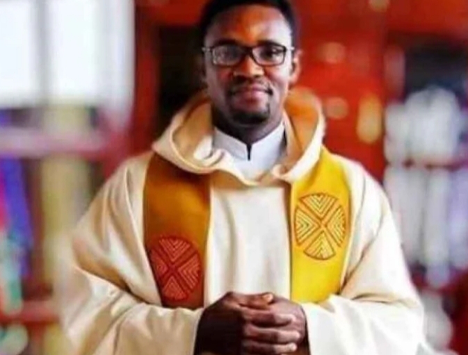 He suddenly became deaf, dumb under Tinubu – Fr Kelvin calls out Soyinka