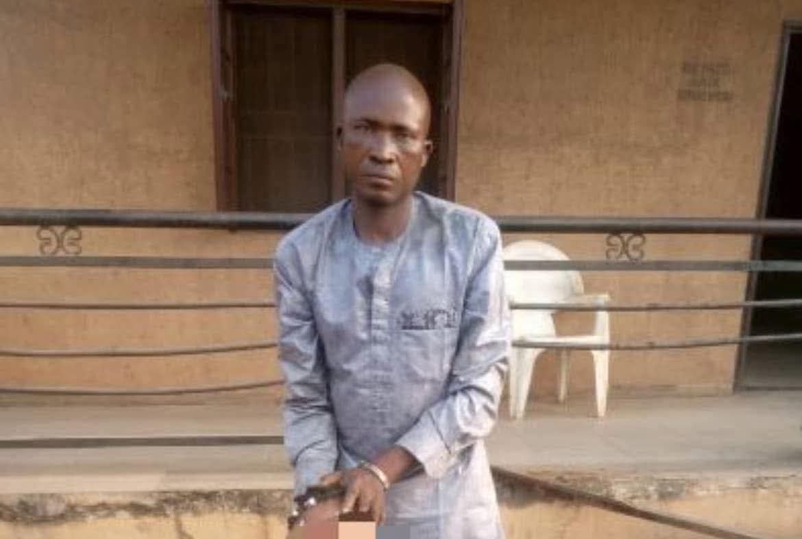 Nigerian Man Arrested With Fresh Hum∆n Head, B0dy Parts of Female V!ctim Allegedly K!lled for R!tual Purposes in Ogun