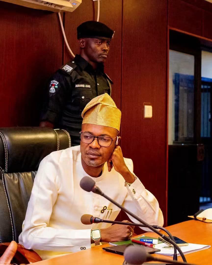 How controversial DG lived in Oyo palace